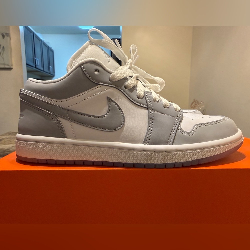 Jordan 1 Low Wolf Grey